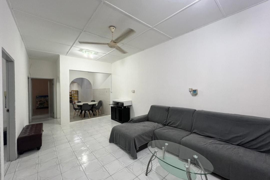 b90b6ca8-cc6c-40ca-b6e8-740d1640bb06