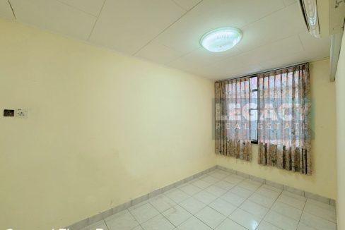 c07d1b06-ddeb-4ebb-bbc6-12203c82ee01